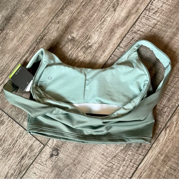 NWT GapFit Eclipse Sports Bra - Picture 4 of 9